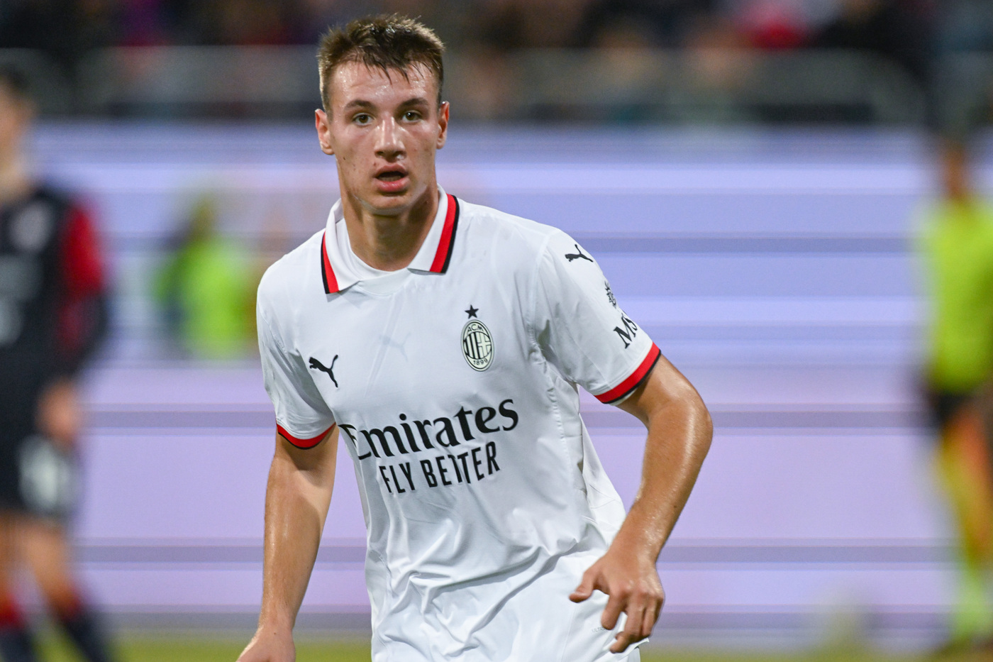 L'attaccante del Milan Francesco Camarda in campo alla Domus Arena contro il Cagliari