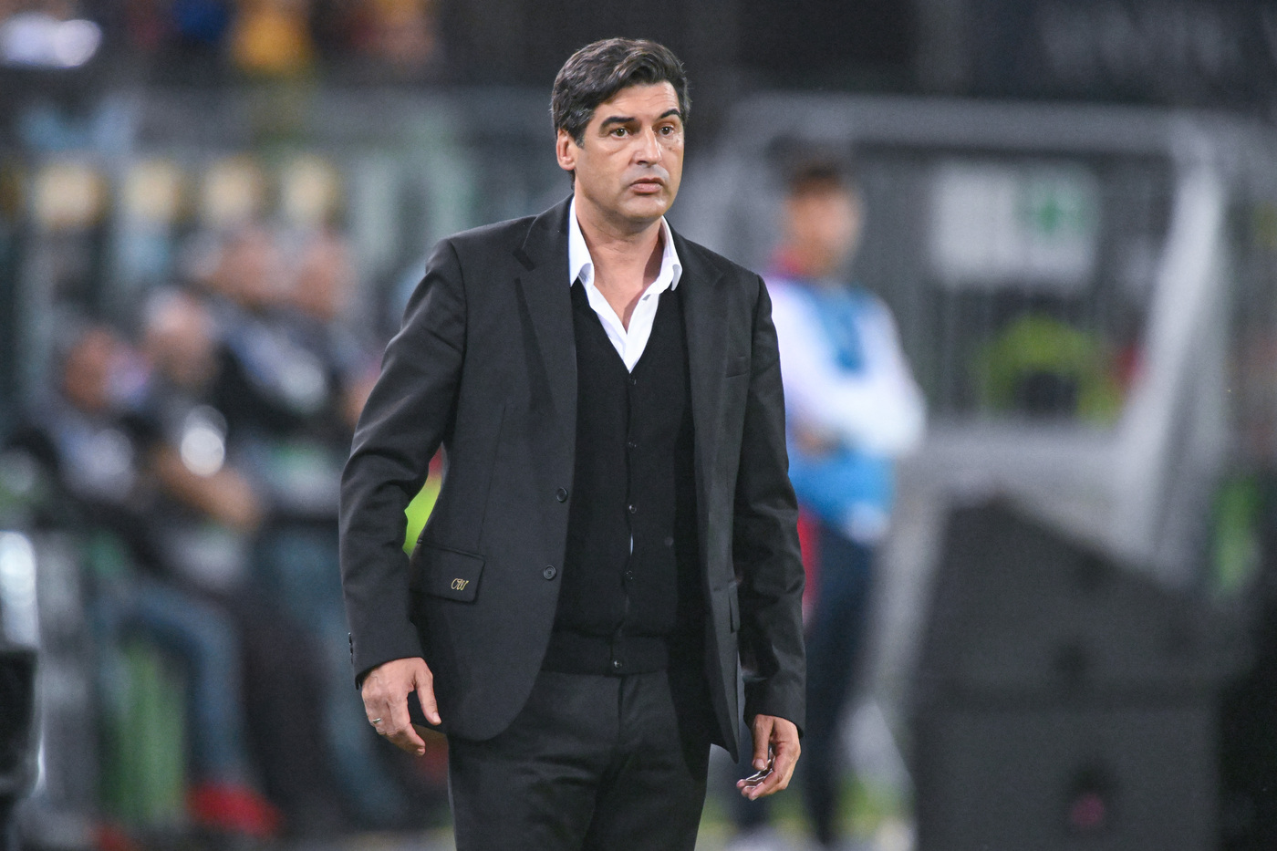 Il tecnico del Milan Paulo Fonseca a bordo panchina per la trasferta di Cagliari