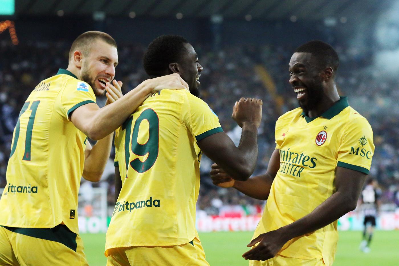 Fofana festeggia con i compagni il gol segnato contro l'Udinese