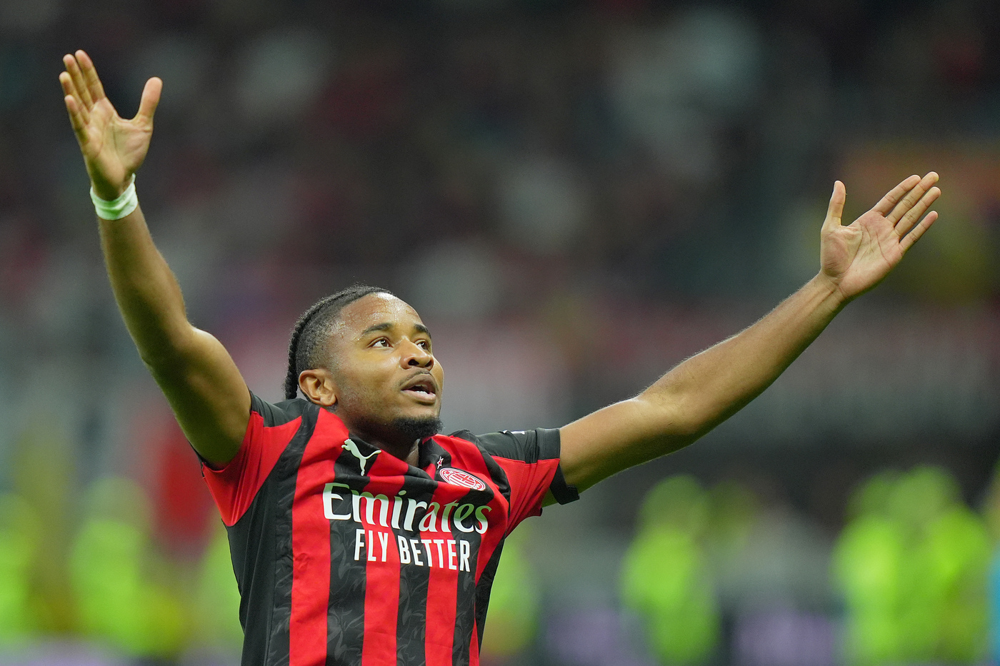 Christopher Nkunku a San Siro con la maglia del Milan