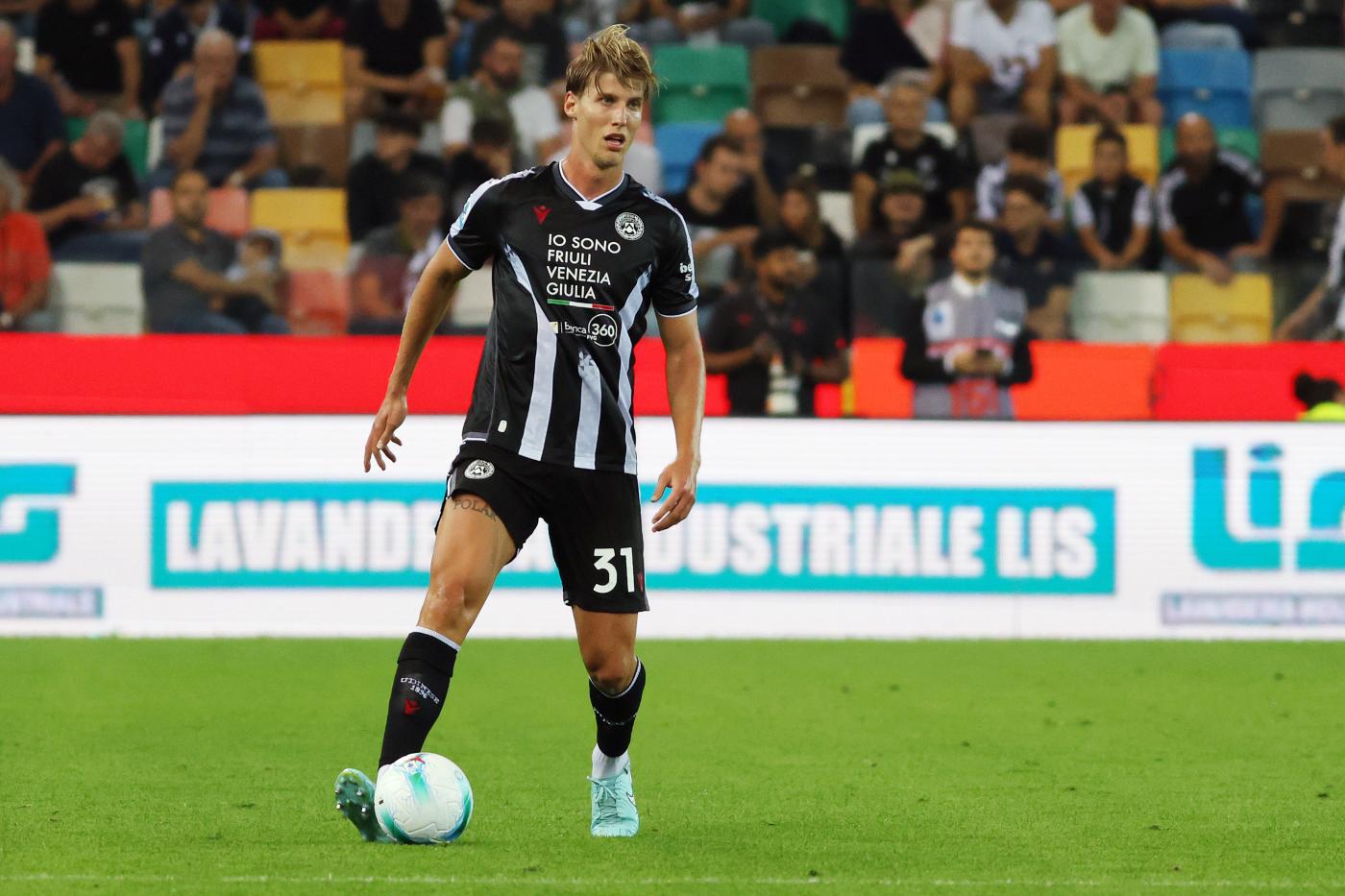 rossonerisiamonoi-milan-udinese-kristensen-prezzo Thomas Kristensen in campo durante Udinese-Milan Rossonerisiamonoi.it