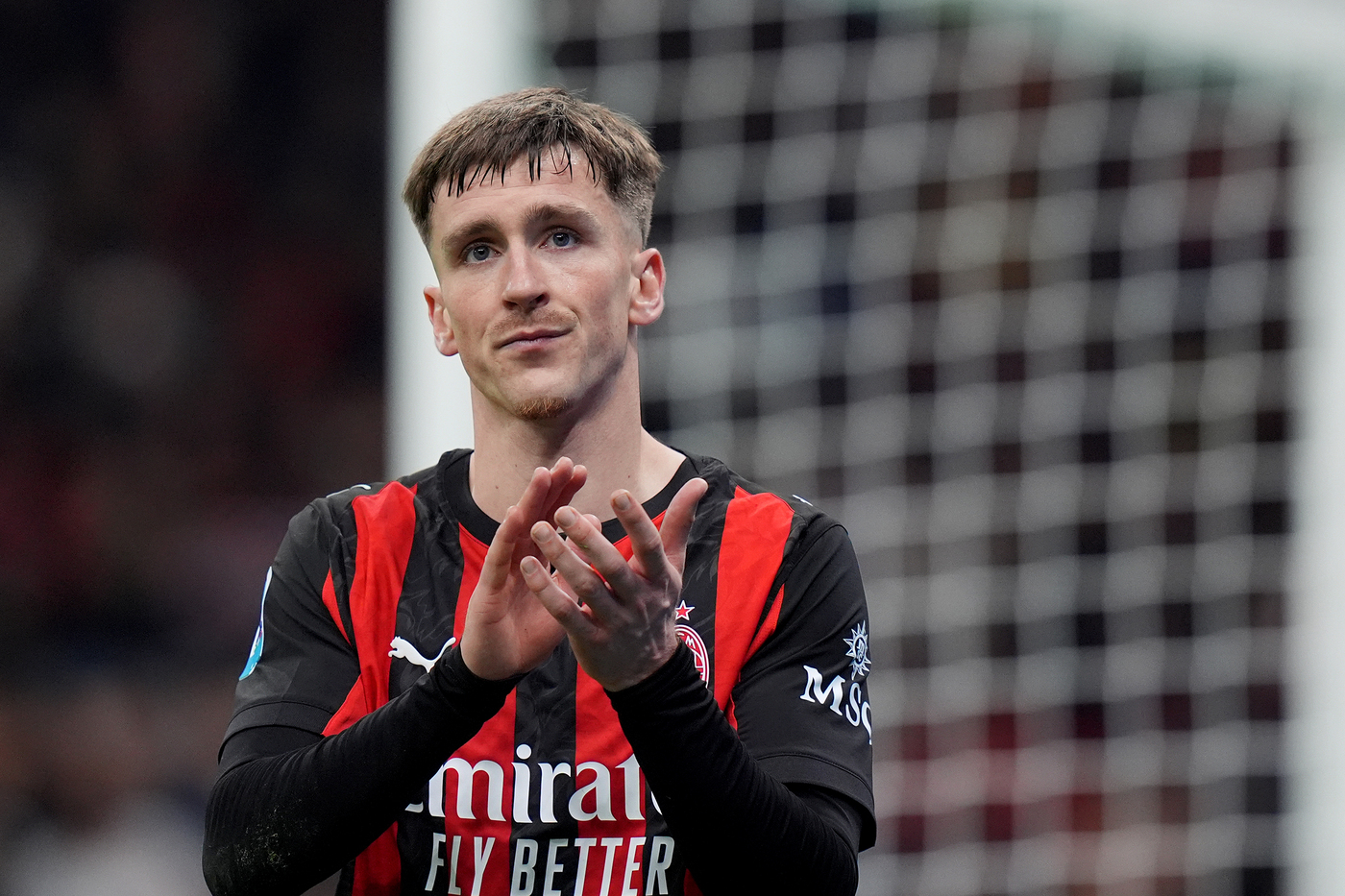 L'esterno del Milan Alexis Saelemaekers in campo contro la Roma in Serie A Rossonerisiamonoi.it