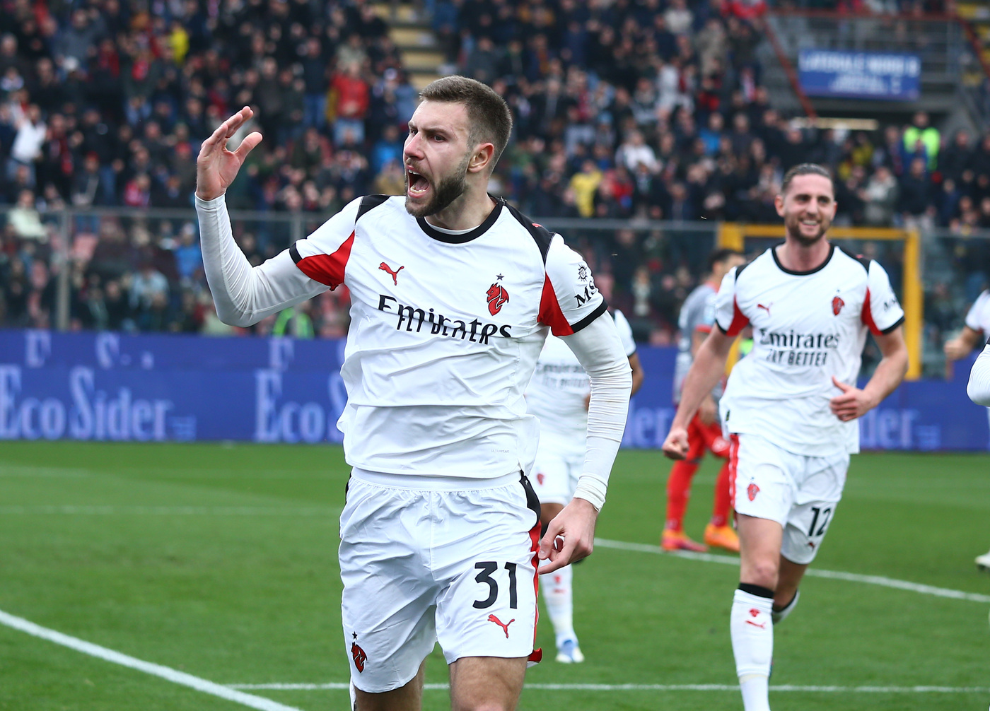 Il difensore del Milan Pavlovic esulta dopo un gol segnato alla Cremonese Rossonerisiamonoi.it