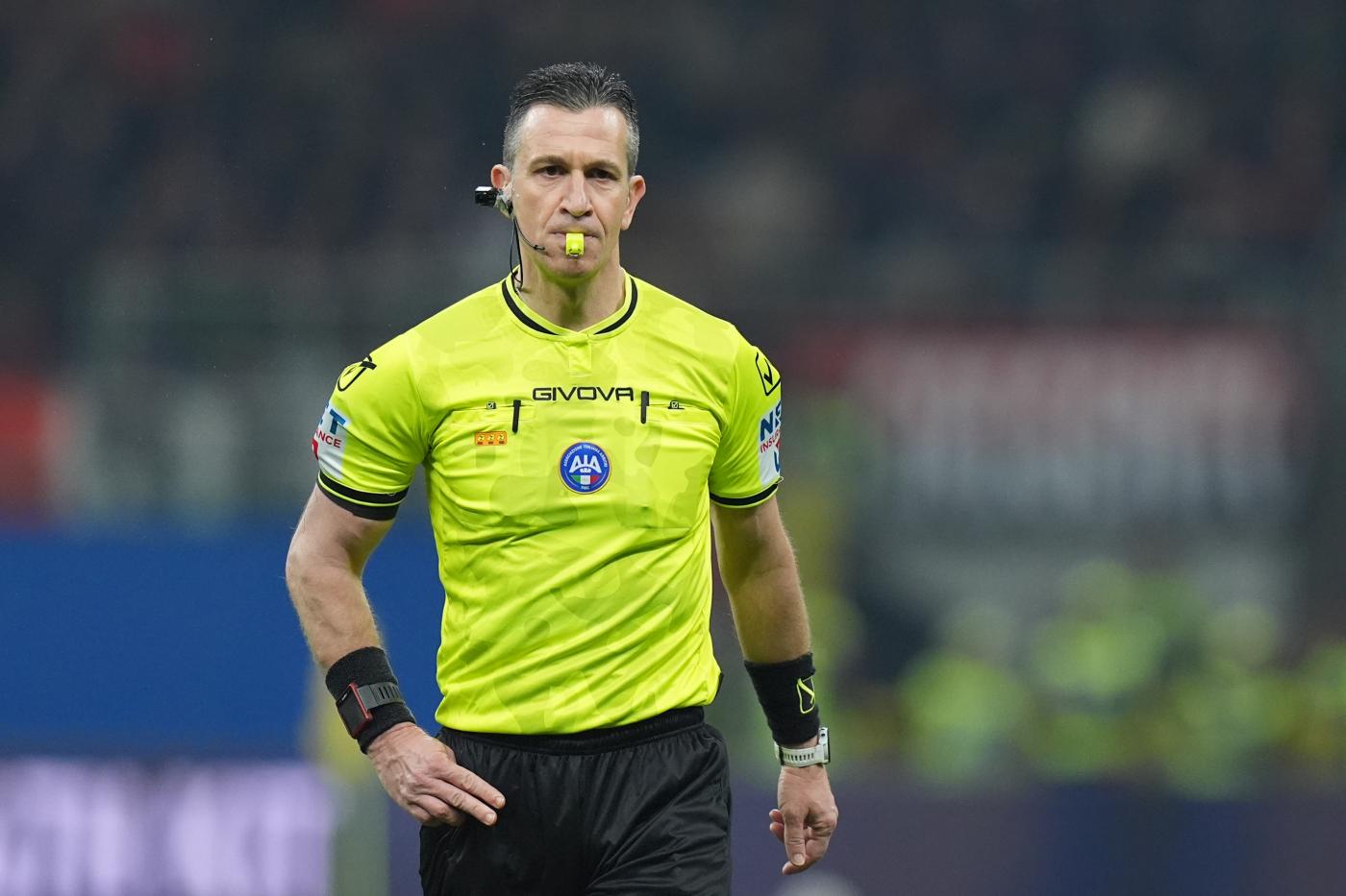 Daniele Doveri dirige il derby Milan-Inter Rossonerisiamonoi.it