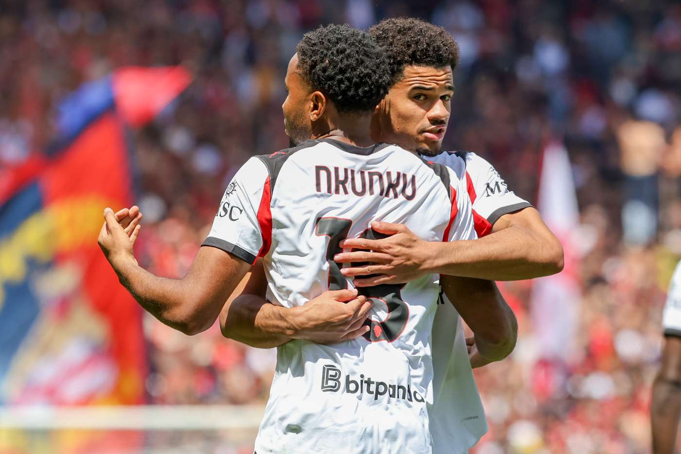 Nkunku e Athekame esultano dopo un gol segnato al Genoa Rossonerisiamonoi.it